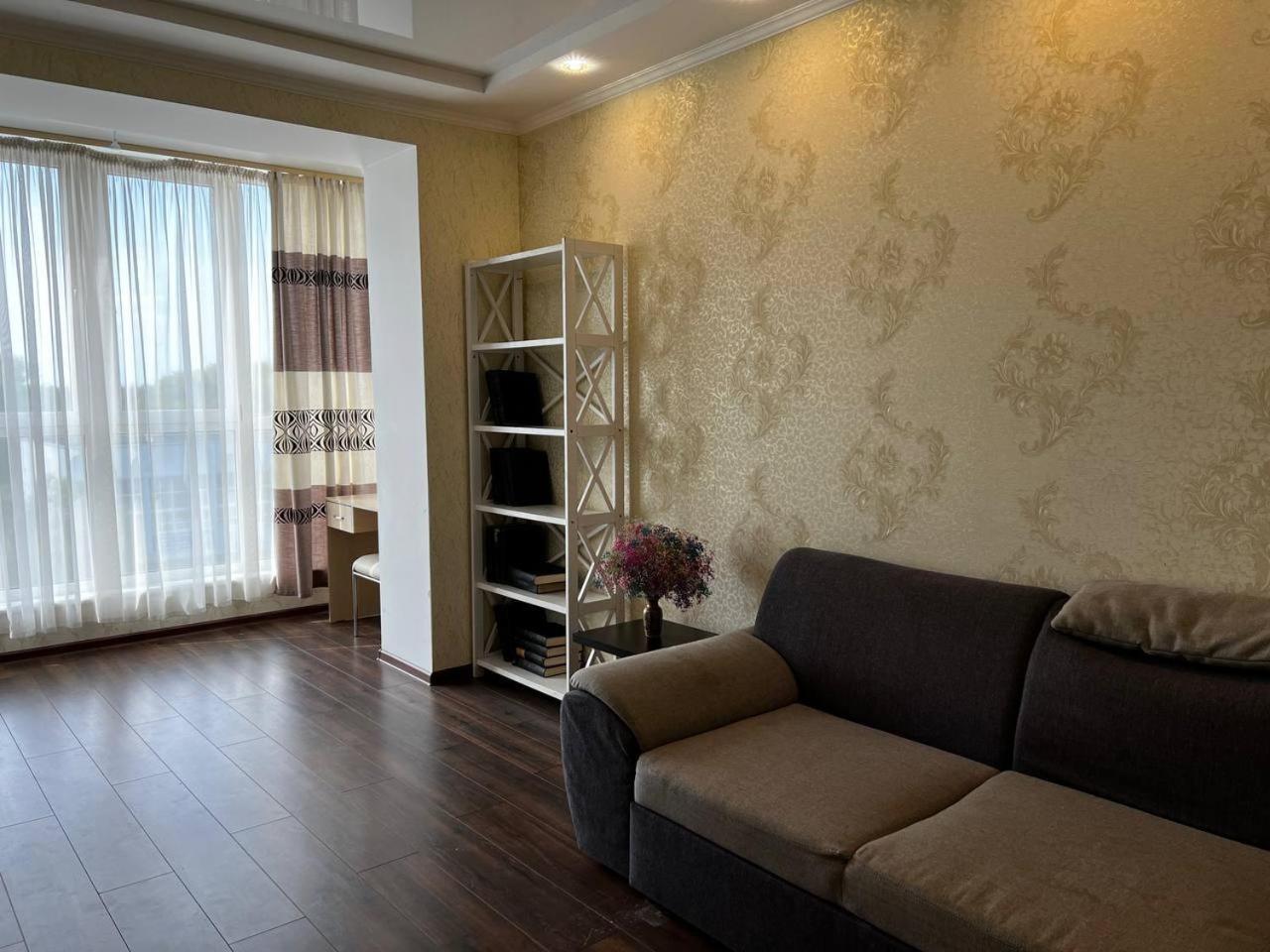Chernigov City Apartments Na Peremohy Exterior photo