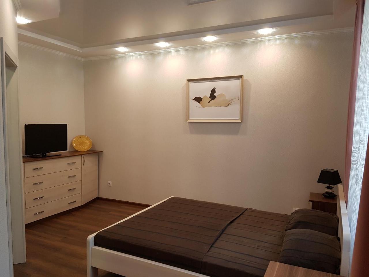 Chernigov City Apartments Na Peremohy Exterior photo